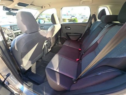 Used 2023 Nissan Rogue SV image 23