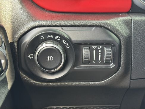 Used 2022 Jeep Wrangler Unlimited Rubicon AWD/4WD image 14