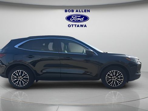 Used 2025 Ford Escape PHEV w/ PHEV Premium Package image 6