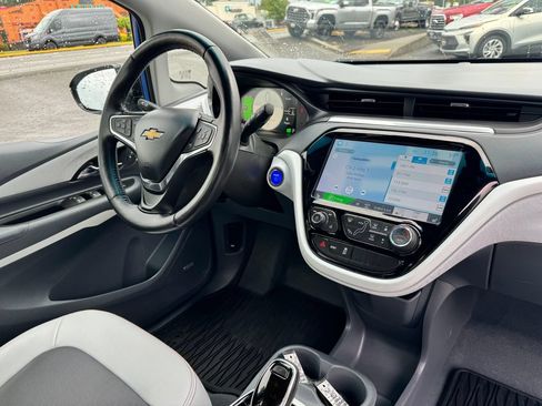 Used 2018 Chevrolet Bolt Premier w/ Driver Confidence II Package FWD image 11