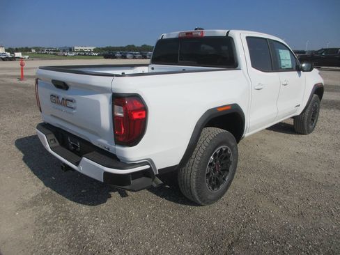 New 2026 GMC Canyon AT4 AWD/4WD image 4