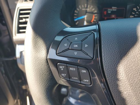 Used 2019 Ford Explorer XLT image 27