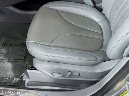 Used 2022 Lincoln Nautilus Reserve image 26