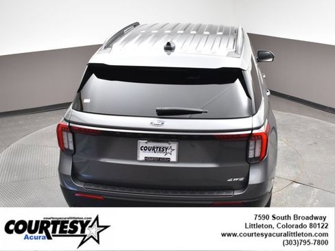 Used 2025 Ford Explorer ST-Line w/ Premium Package image 39