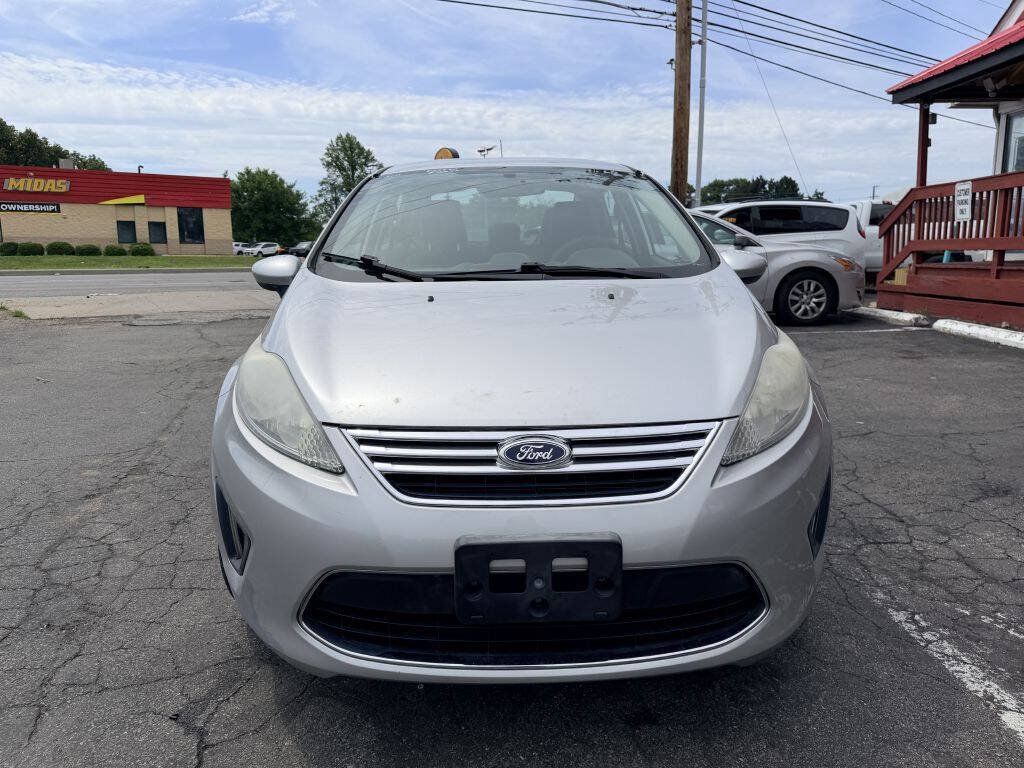 Used 2011 Ford Fiesta SE w/ 202A Rapid Spec Order Code FWD image 2
