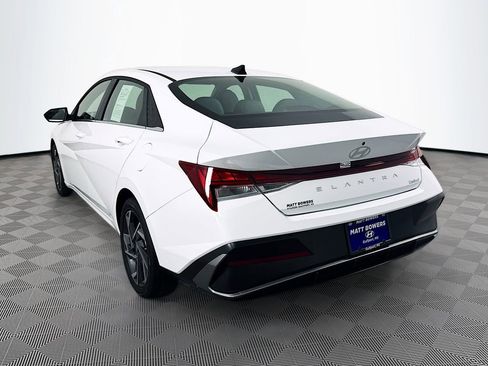 Certified 2025 Hyundai Elantra Limited image 7
