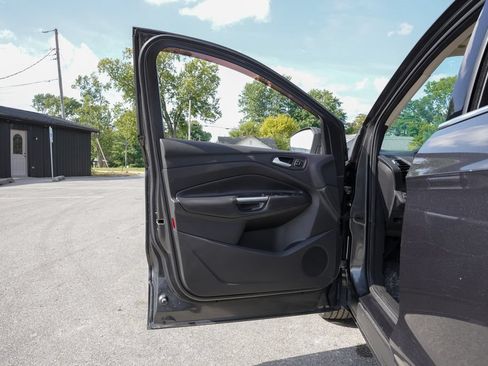Used 2017 Ford Escape Titanium AWD/4WD image 27