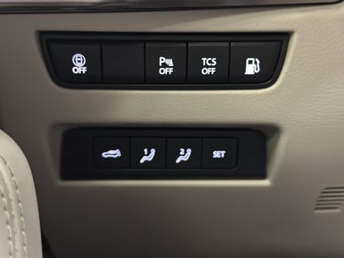 Used 2024 MAZDA CX-90 Plug-In Hybrid w/ Premium Plus AWD/4WD image 31
