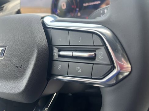 New 2025 Chevrolet Suburban Premier image 25