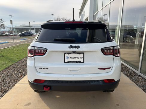 Used 2024 Jeep Compass Trailhawk image 6