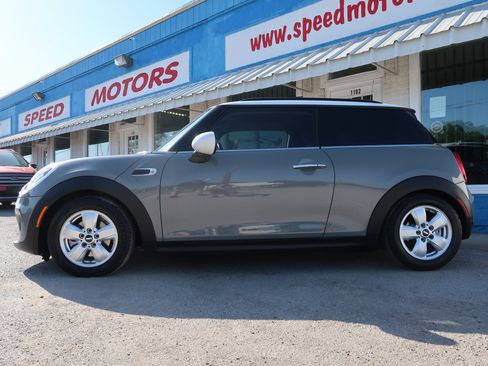 Used 2018 MINI Cooper 2-Door Hardtop FWD image 3