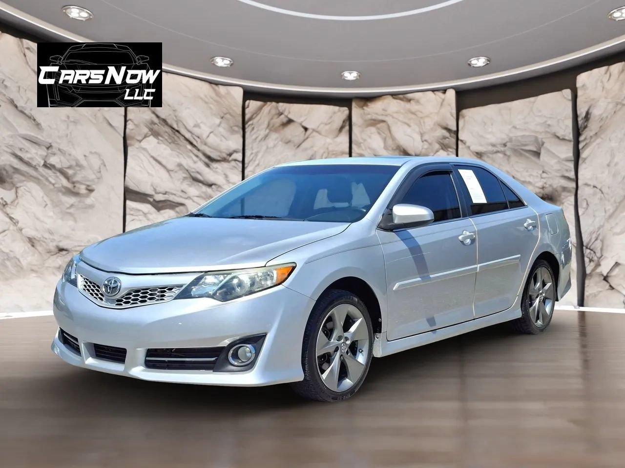 Used 2014 Toyota Camry SE FWD image 3
