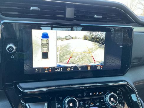 Used 2024 GMC Sierra 1500 AT4 w/ Technology Package image 19