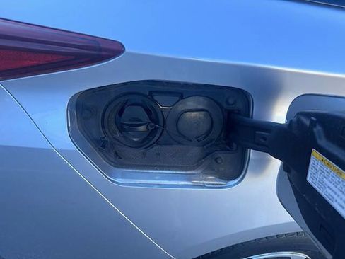 Used 2017 Toyota Prius Prime Plus image 17