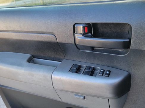 Used 2012 Toyota Tundra 4x4 CrewMax image 27