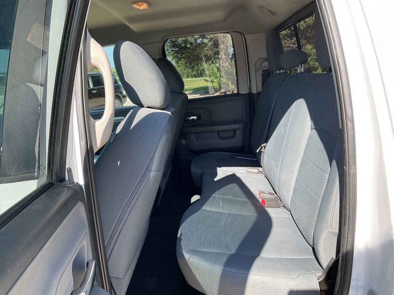 Used 2017 RAM 1500 Classic SLT RWD image 12