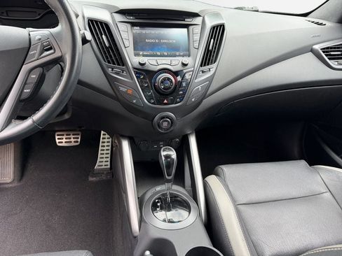 Used 2016 Hyundai Veloster Turbo FWD image 22