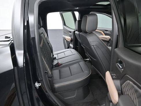 Used 2025 GMC Canyon Denali w/ LPO, Denali Black Edition AWD/4WD image 33