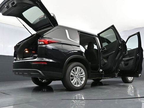 New 2025 Mitsubishi Outlander ES image 38