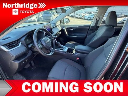 Used 2025 Toyota RAV4 XLE AWD/4WD image 5