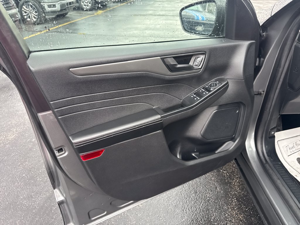Used 2025 Ford Escape Active AWD/4WD image 25