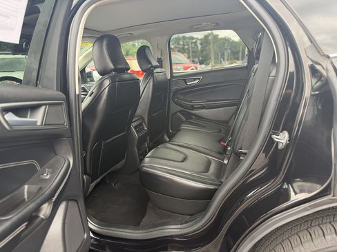 Certified 2022 Ford Edge Titanium AWD/4WD image 11