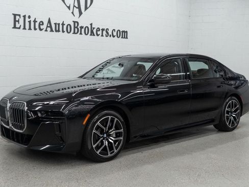Used 2023 BMW 760i xDrive AWD/4WD image 47
