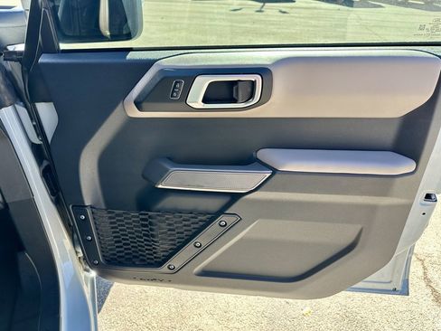 Used 2023 Ford Bronco Wildtrak image 32