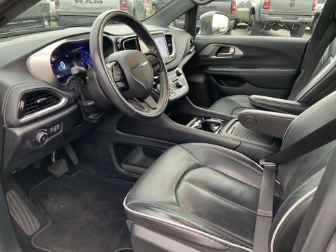 Used 2021 Chrysler Pacifica Limited w/ S Appearance Package image 29