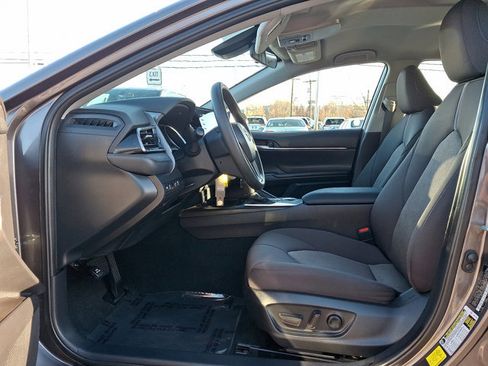 Used 2024 Toyota Camry LE image 12