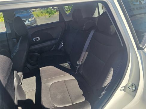 Used 2016 Kia Soul FWD image 15