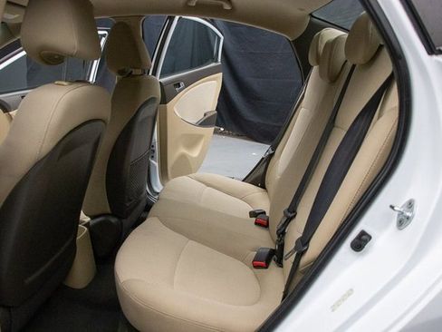 Used 2014 Hyundai Accent GLS image 19