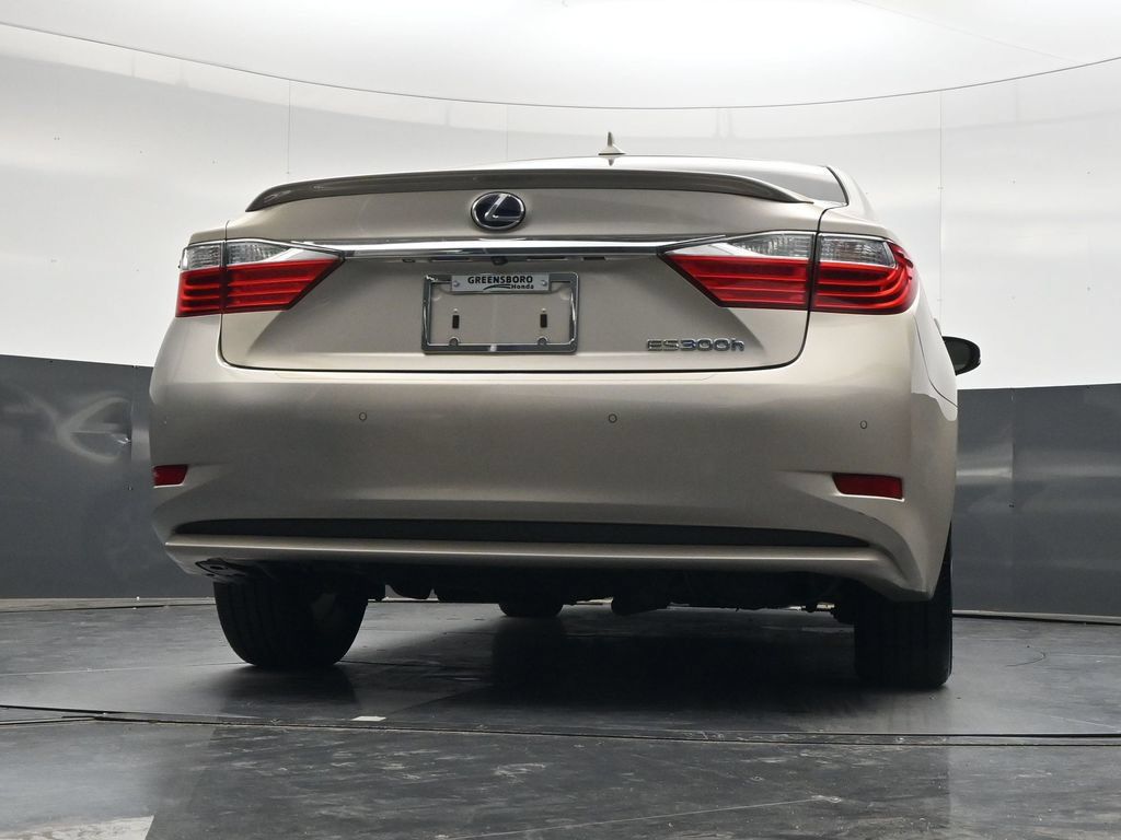 Used 2013 Lexus ES 300h w/ Luxury Pkg FWD image 33