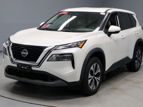 Certified 2022 Nissan Rogue SV image 7