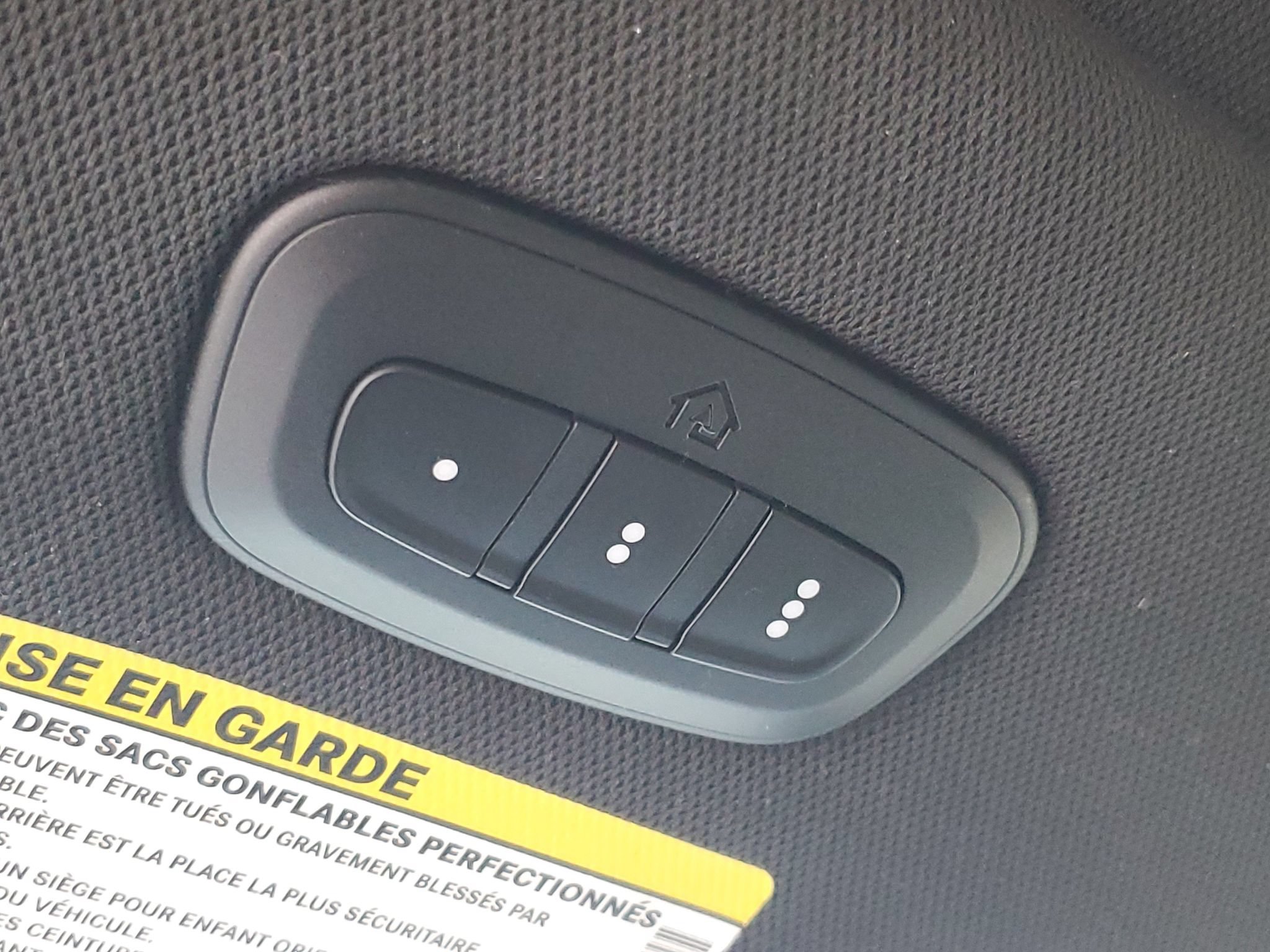 Used 2025 Chrysler Pacifica Select FWD image 21