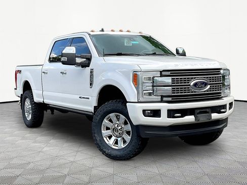 Used 2019 Ford F350 Platinum w/ Platinum Ultimate Package AWD/4WD image 3
