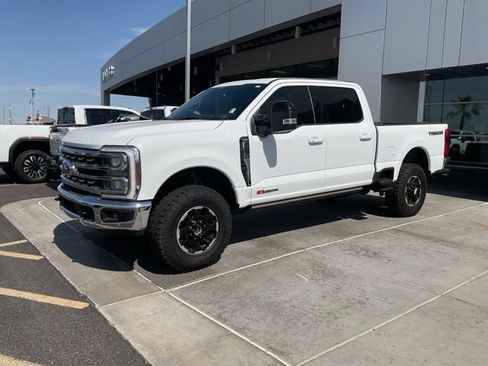 Used 2025 Ford F350 Lariat w/ Lariat Ultimate Package AWD/4WD image 2