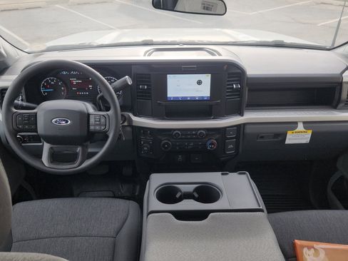 New 2025 Ford F250 XL w/ XL Chrome Package image 19