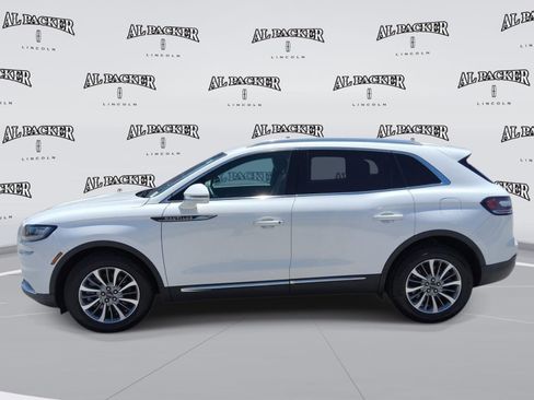 Used 2023 Lincoln Nautilus Reserve AWD/4WD image 2