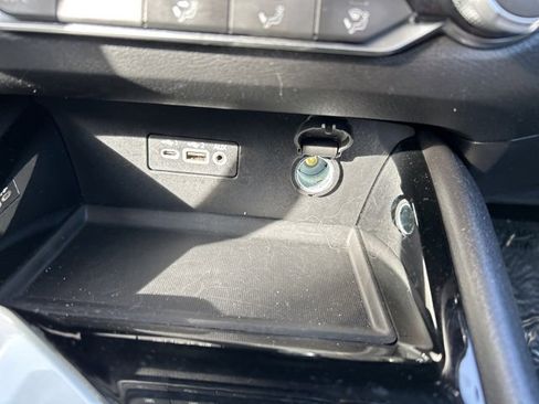 Used 2024 Nissan Altima 2.5 SV image 25