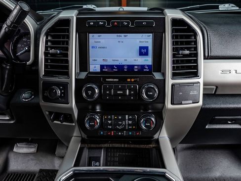 Used 2021 Ford F250 Lariat image 24