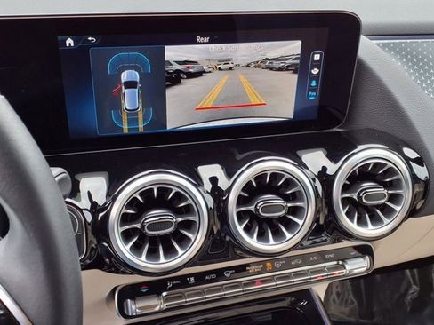 Used 2025 Mercedes-Benz GLA 250 image 6