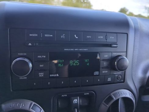 Used 2016 Jeep Wrangler Unlimited Sport w/ Quick Order Package 24S AWD/4WD image 13