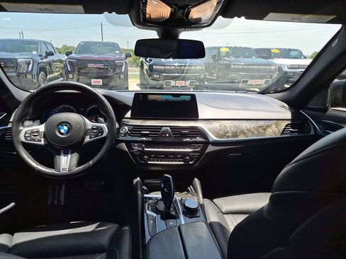 Used 2018 BMW M550i xDrive AWD/4WD image 33