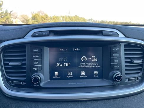Used 2018 Kia Sorento LX image 25