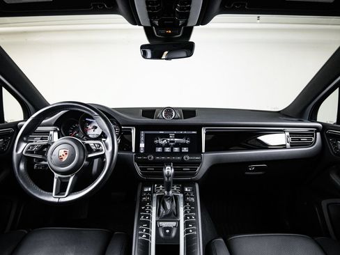 Certified 2020 Porsche Macan S AWD/4WD image 25