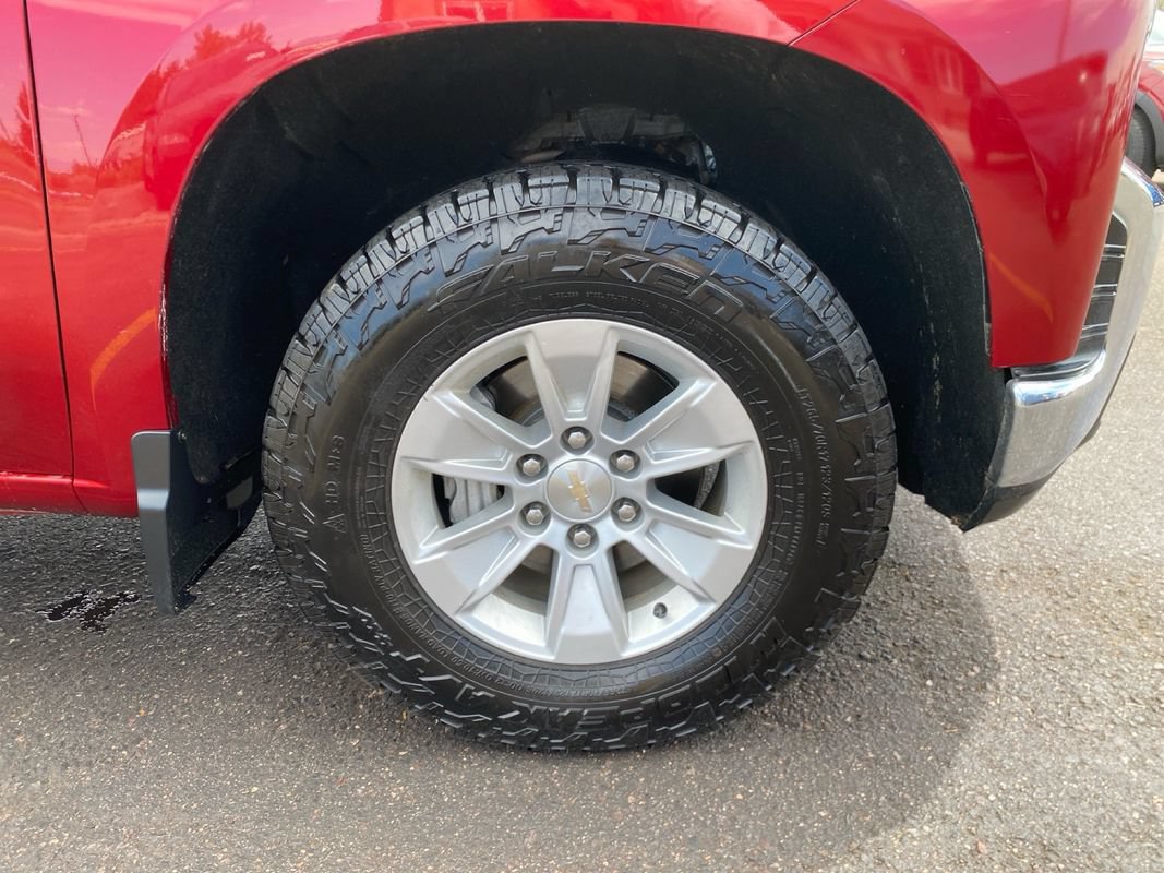 Used 2022 Chevrolet Silverado 1500 LT AWD/4WD image 12