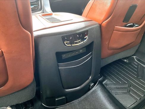 Used 2018 Cadillac Escalade Premium Luxury AWD/4WD image 35