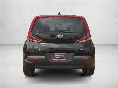 Used 2020 Kia Soul EX w/ Option Group 015 FWD image 7