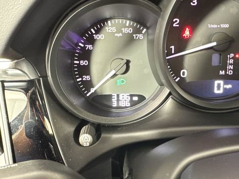 Certified 2026 Porsche Macan image 19